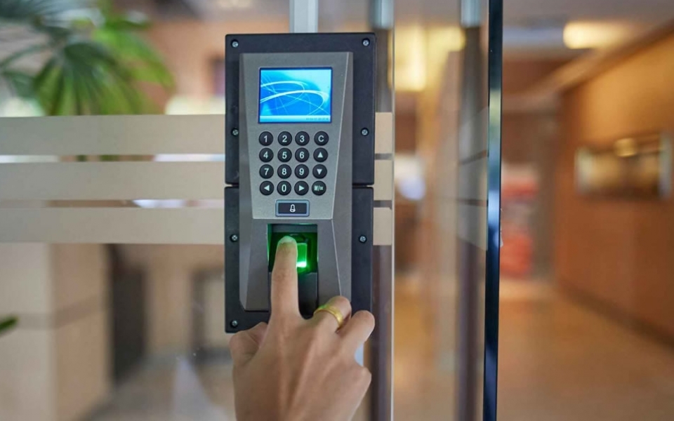 ¿Cómo elegir un reloj biométrico para tu empresa?